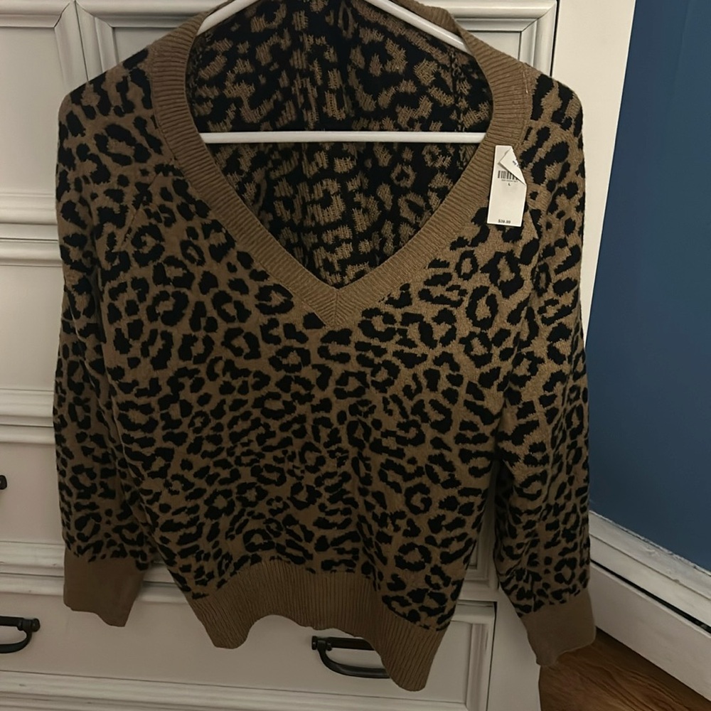 Old navy brown cheetah print sweater. Never worn. New with tags